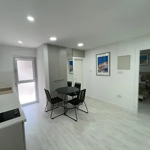 Levante 2*, Larnaca Cipru
